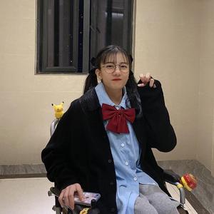 校🌸自慰流出白色液
